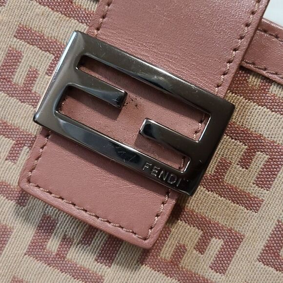 💯 Authentic Fendi Organizer 🍀 - Picture 3 of 15